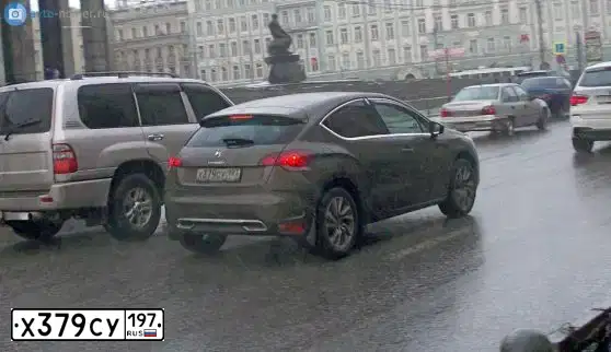 Фото автомобиля CITROEN DS4, 2012 — госномер В892ЕС797. Цвет: Коричневый