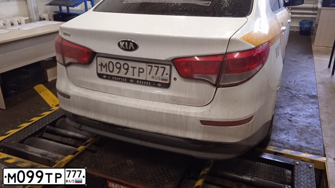 Фото автомобиля KIA RIO, 2016 — госномер К523ЕР774. Цвет: БЕЛЫЙ
