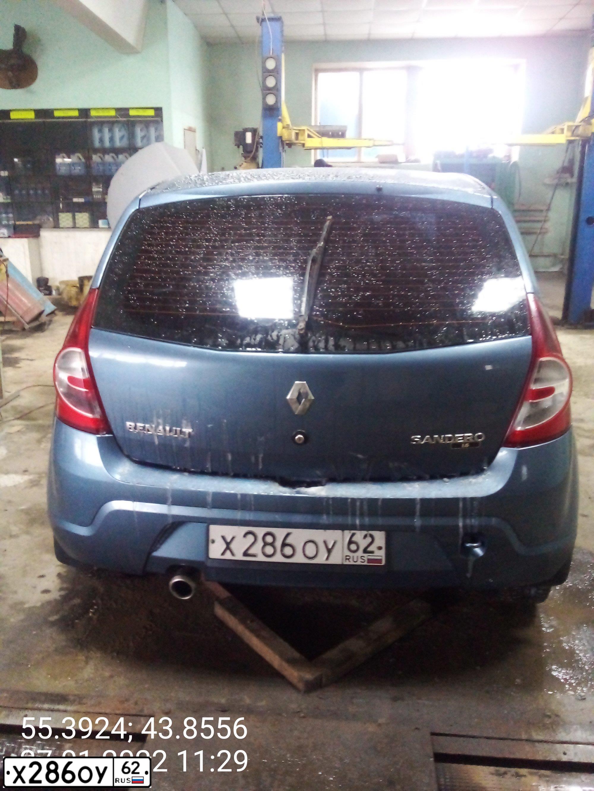 Фото автомобиля RENAULT SANDERO, 2011 — госномер Т654ОК152. Цвет: синий