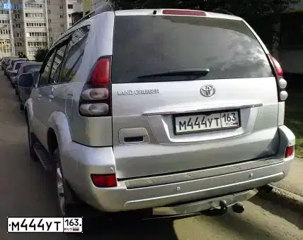 Фото автомобиля TOYOTA LANDCRUISER, 2007 — госномер В326СО763. Цвет: СЕРЕБРИСТЫЙ