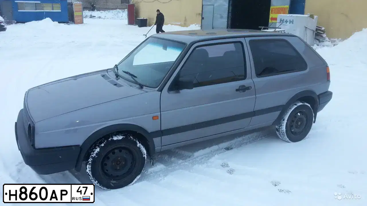 Фото автомобиля VOLKSWAGEN GOLF, 1989 — госномер У134ВР48. Цвет: СЕРЫЙ