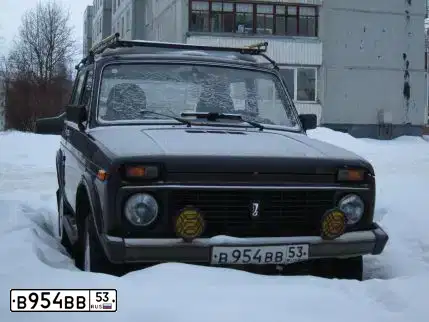 Фото автомобиля LADA 2121 NIVA, 2002 — госномер О758АМ97. Цвет: ФИОЛЕТОВЫЙ