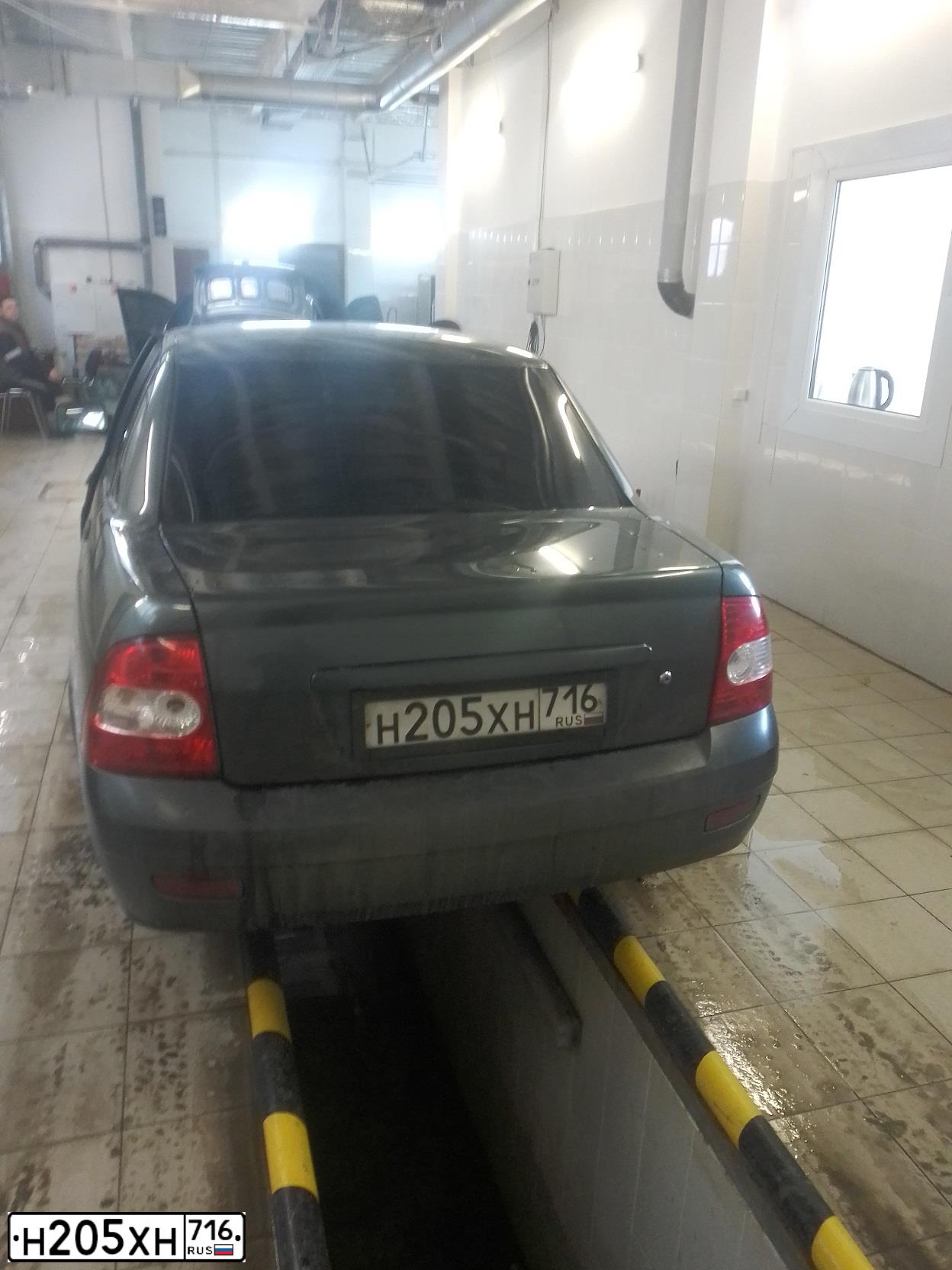 Фото автомобиля LADA 2170 PRIORA, 2011 — госномер Х404ХТ18