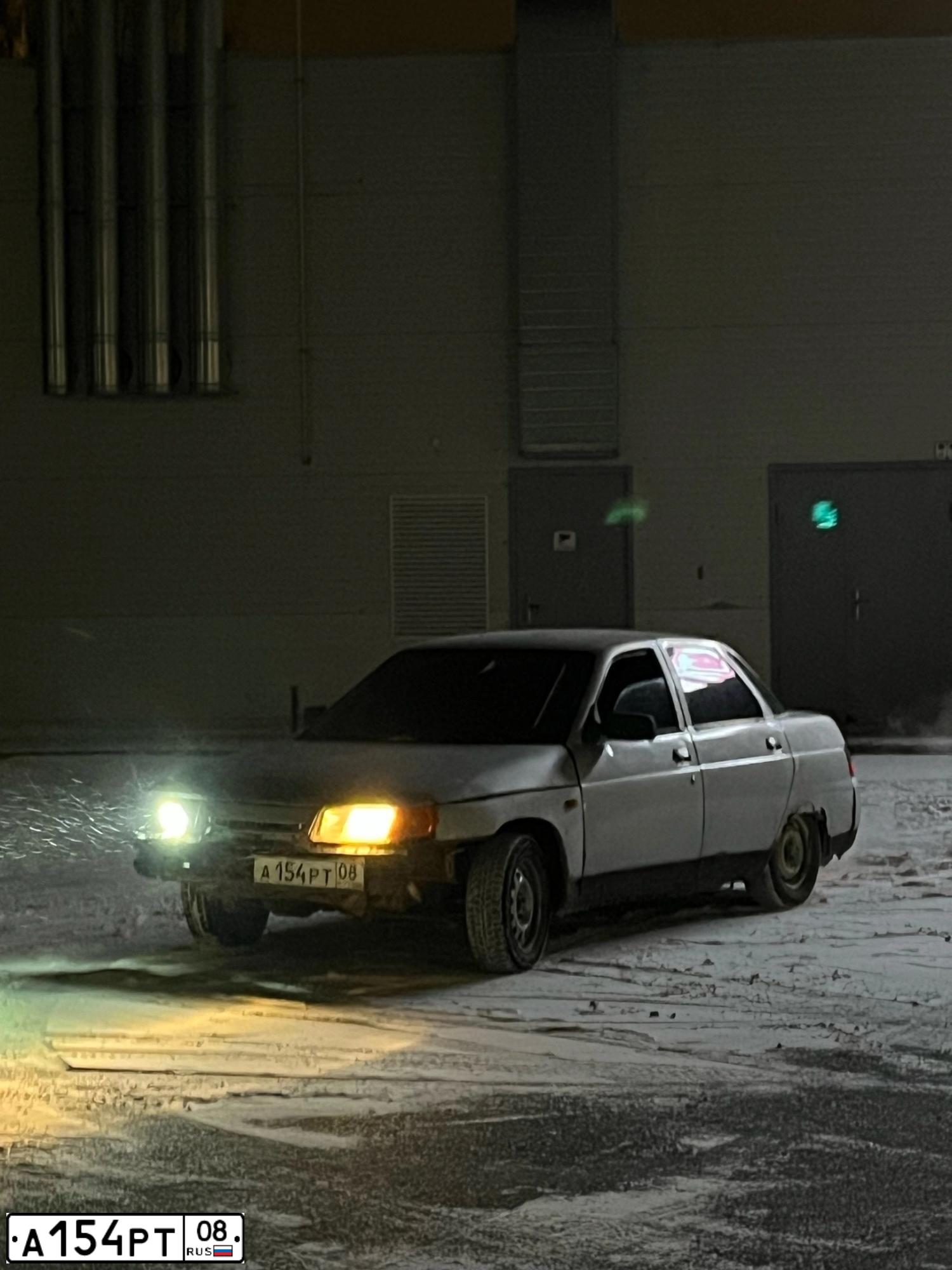 Фото автомобиля LADA 2110, 2002 — госномер О954ВС134. Цвет: СЕРЕБРИСТЫЙ