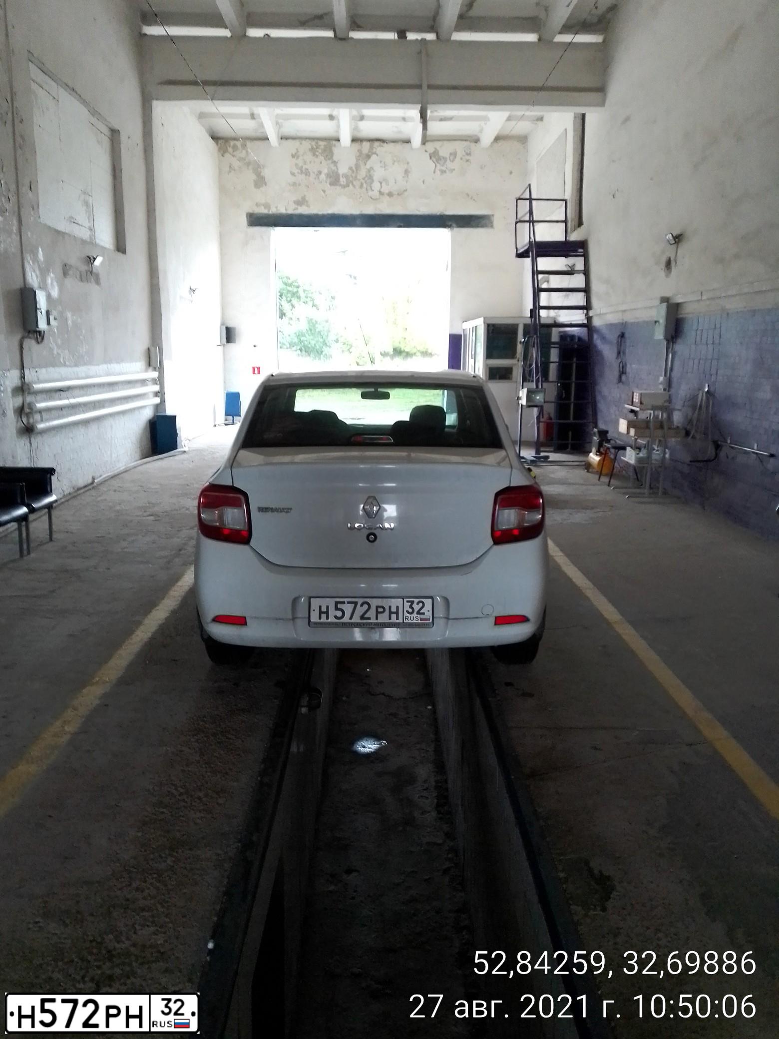 Фото автомобиля HYUNDAI GETZ, 2004 — госномер М572РН32. Цвет: ЧЕРНЫЙ