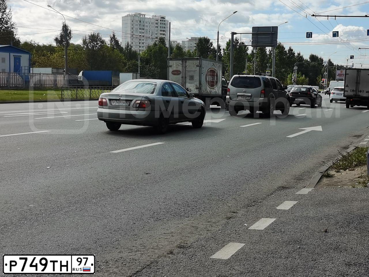 Фото автомобиля NISSAN ALMERA, 2004 — госномер Р749ТН97. Цвет: Серебристый