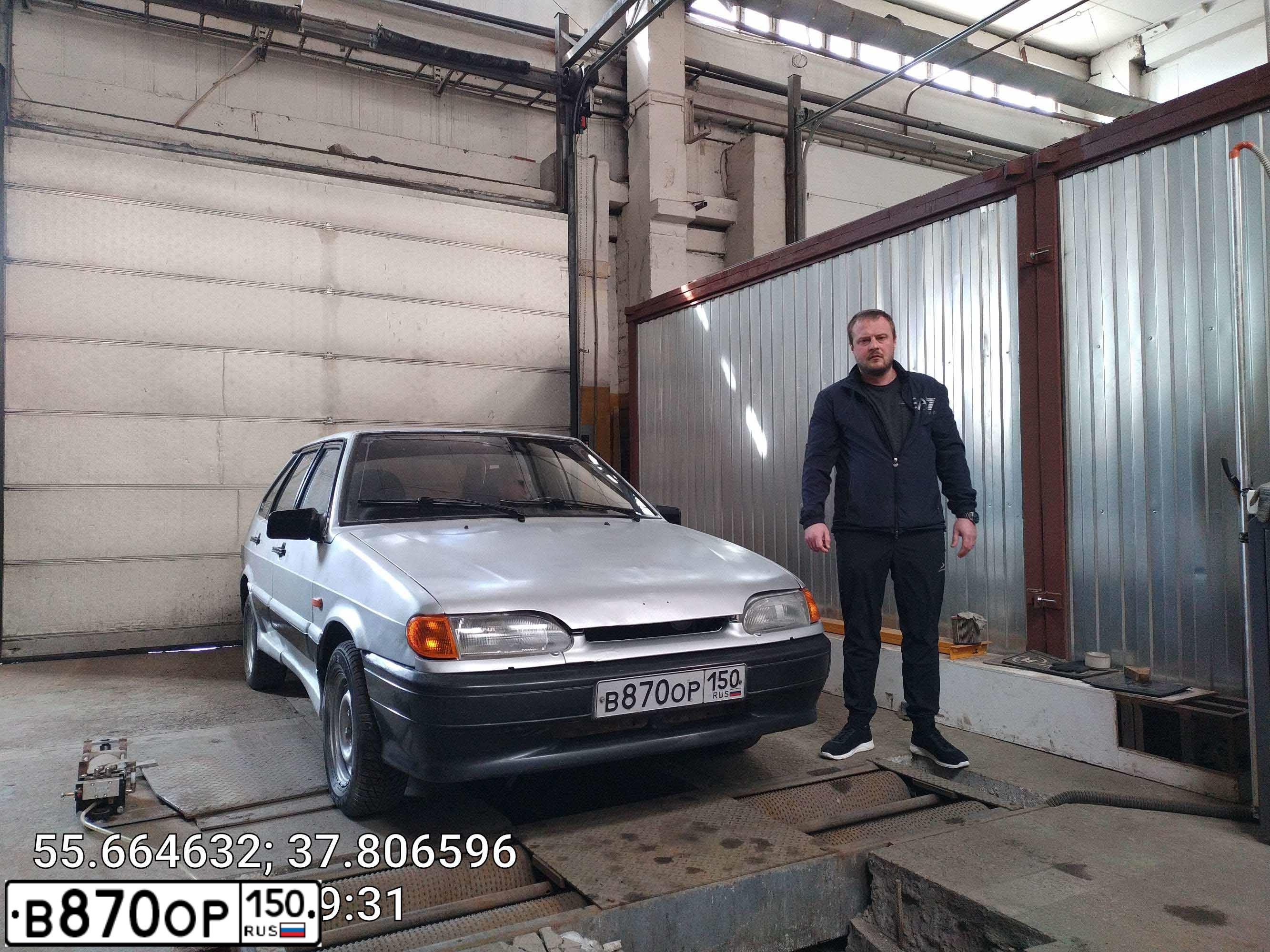 Фото автомобиля LADA 2114 SAMARA, 2003 — госномер М560ВТ58. Цвет: Светло-серебристый металик