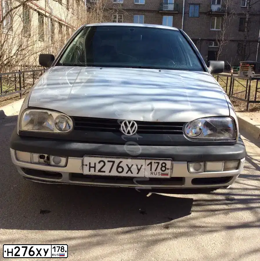 Фото автомобиля VOLKSWAGEN GOLF, 1994 — госномер О507РН78. Цвет: БЕЛЫЙ СЕРЕБРИСТЫЙ