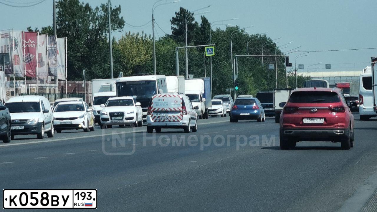 Фото автомобиля KIA SPORTAGE, 2013 — госномер Х498ЕА193. Цвет: Белый