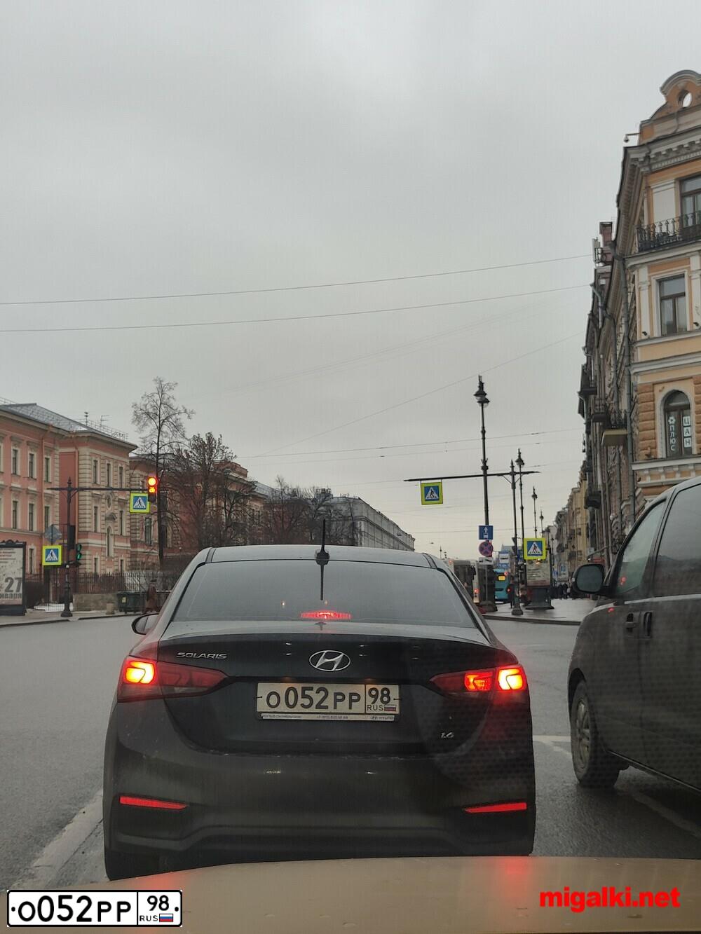 Фото автомобиля HYUNDAI SOLARIS, 2018 — госномер Т686РР198. Цвет: ЧЕРНЫЙ