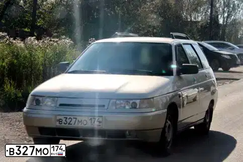 Фото автомобиля LADA 2111 LADA, 2006 — госномер В327МО174. Цвет: СЕРЕБРИСТО-БЕЖЕВЫЙ