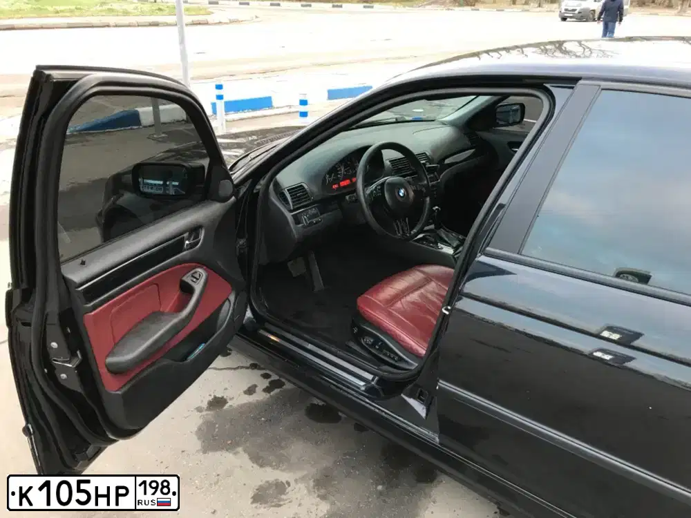 Фото автомобиля BMW X1, 2012 — госномер В484ВО198. Цвет: Белый