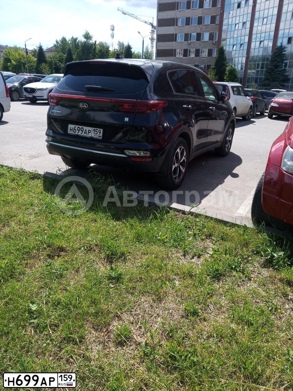 Фото автомобиля KIA SPORTAGE, 2020 — госномер Н699АР159. Цвет: ЧЕРНЫЙ ПЕРЛАМУТР