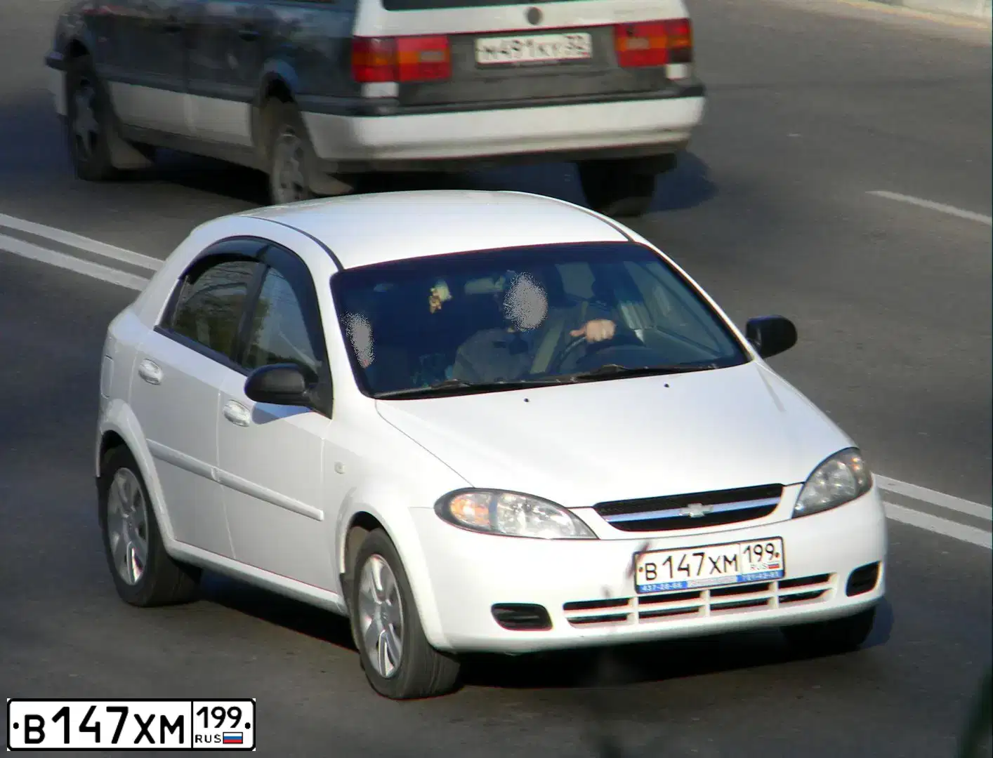 Фото автомобиля CHEVROLET LACETTI, 2006 — госномер С393ОЕ40. Цвет: Белый