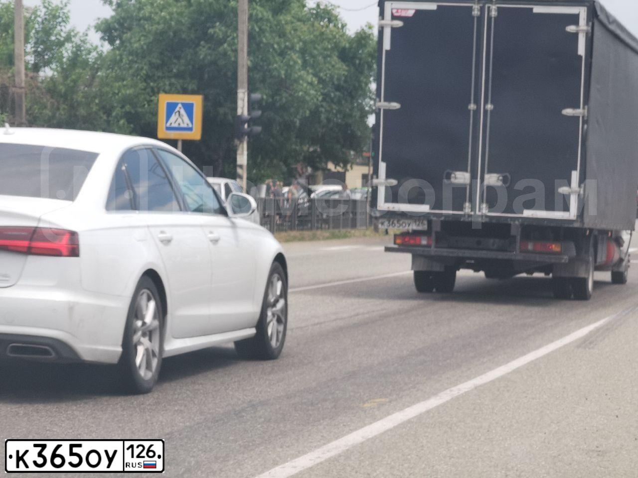Фото автомобиля GAZ 3302 GAZEL, 2011 — госномер К365ОУ126. Цвет: Белый