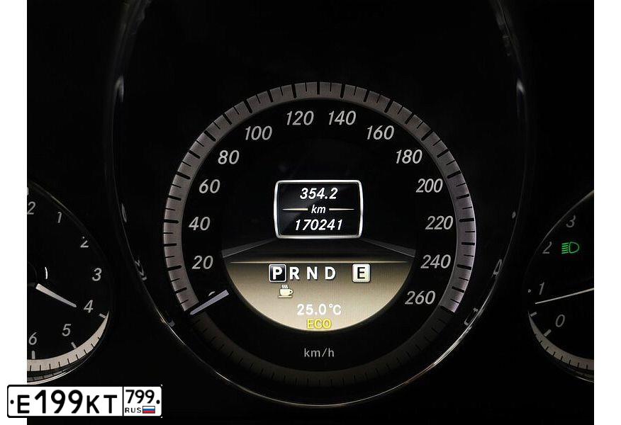 Фото автомобиля MERCEDES E-KLASSE, 2012 — госномер В910МС799. Цвет: Белый