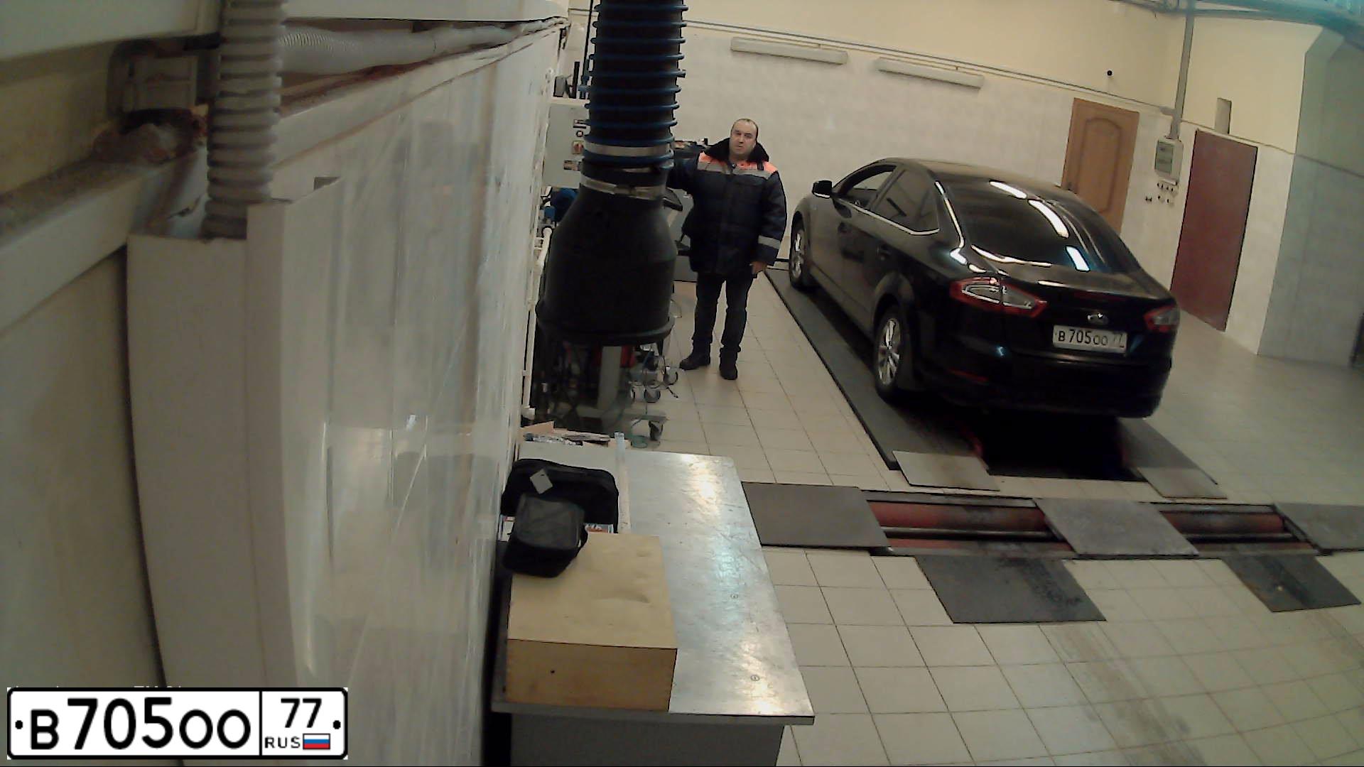 Фото автомобиля FORD MONDEO, 2010 — госномер В047ОО77. Цвет: ЧЕРНЫЙ