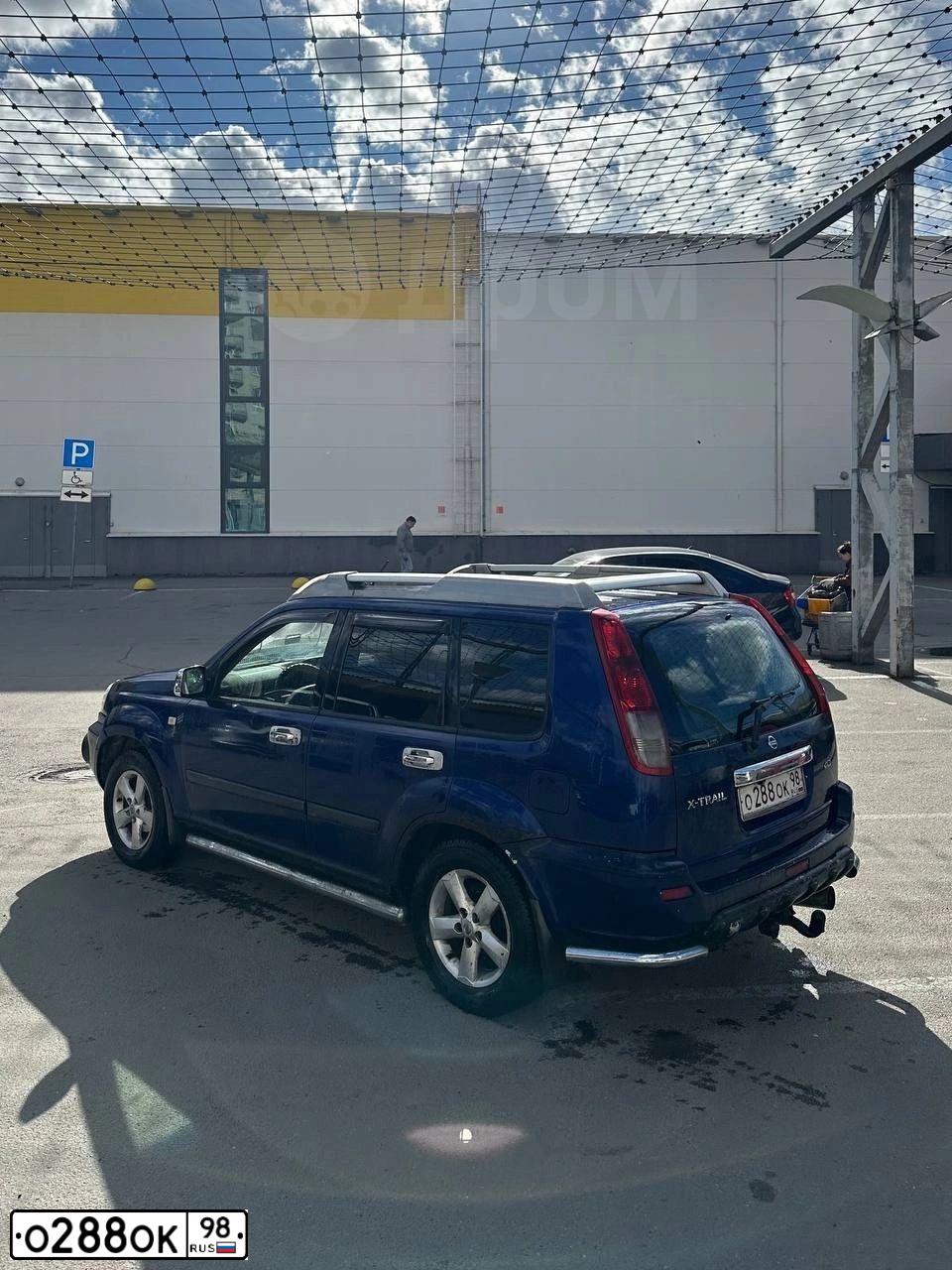 Фото автомобиля NISSAN X-TRAIL, 2002 — госномер О288ОК98. Цвет: СИНИЙ