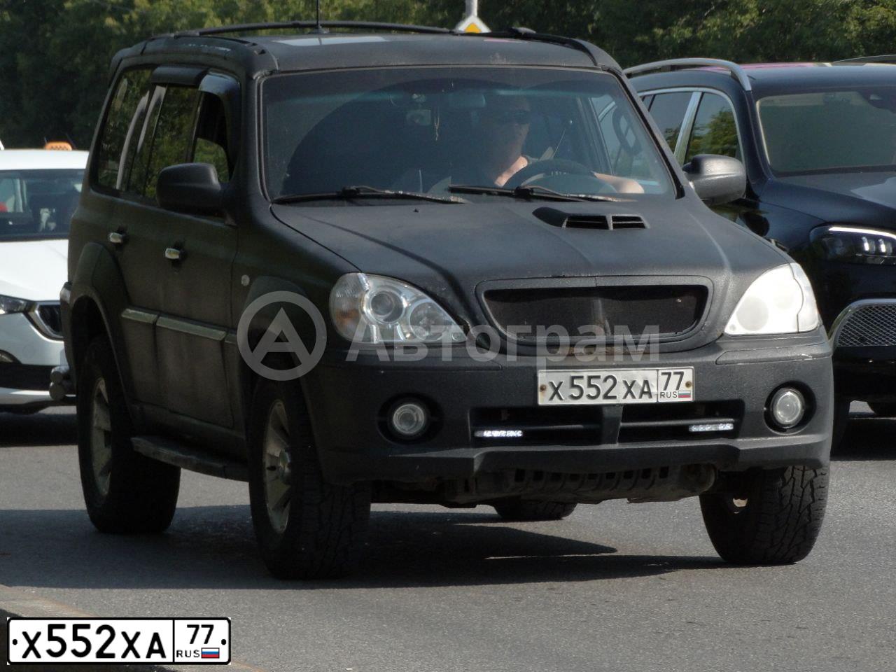 Фото автомобиля HYUNDAI TERRACAN, 2001 — госномер Х552ХА77. Цвет: ЧЕРНЫЙ