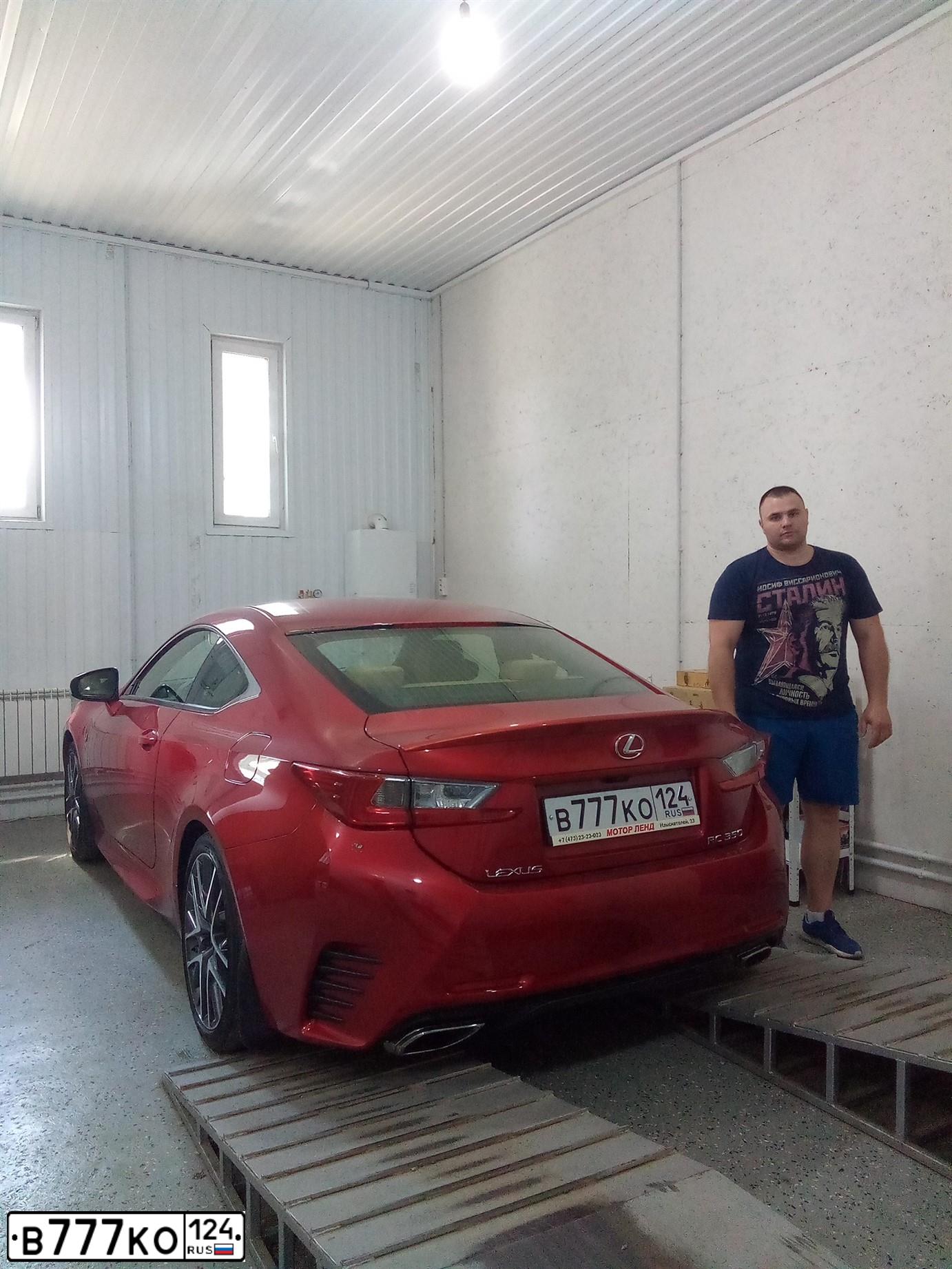 Фото автомобиля LEXUS RC, 2015 — госномер В777КО124. Цвет: Красный