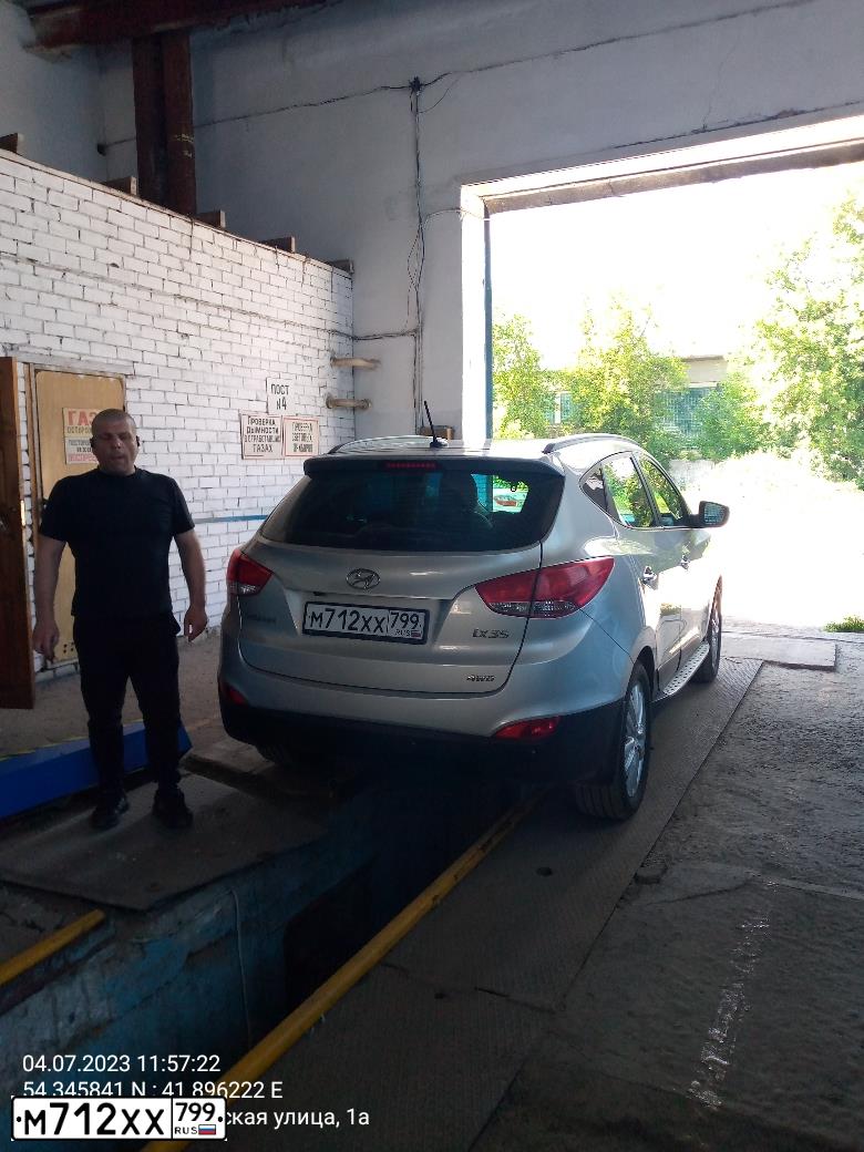 Фото автомобиля HYUNDAI IX35, 2012 — госномер У797ТТ62. Цвет: СЕРЕБРИСТЫЙ