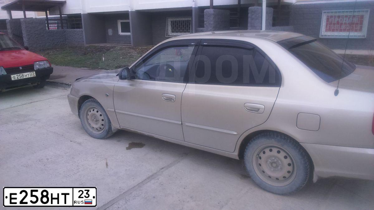 Фото автомобиля LADA 2108 SAMARA, 1988 — госномер Е258НТ23. Цвет: Красный