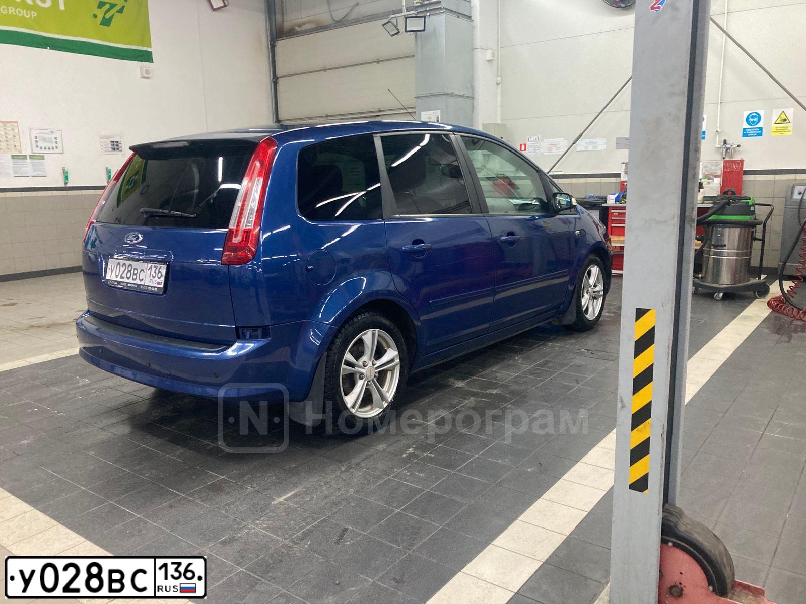 Фото автомобиля FORD FOCUS C-MAX, 2007 — госномер У028ВС136. Цвет: синий