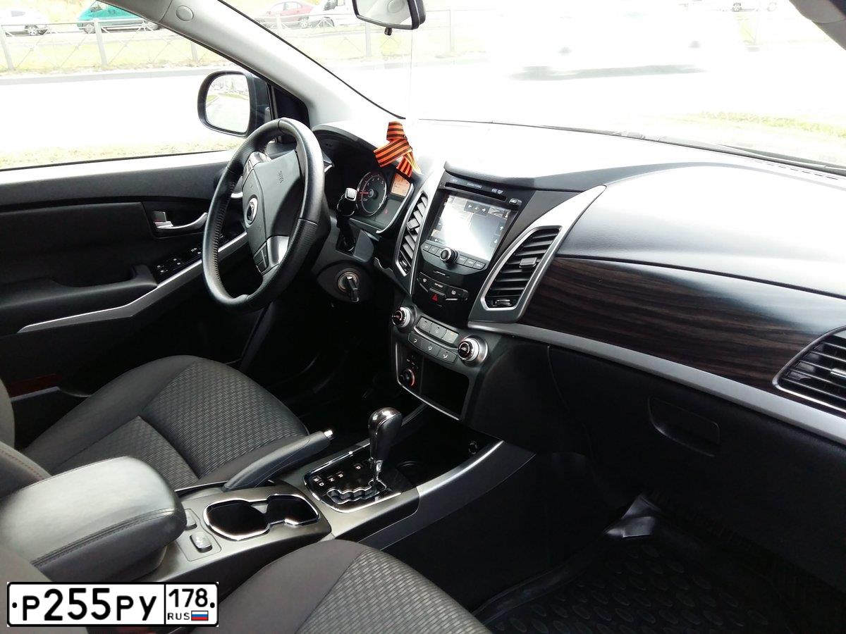 Фото автомобиля SSANGYONG ACTYON, 2013 — госномер Р255РУ178. Цвет: ЧЕРНЫЙ