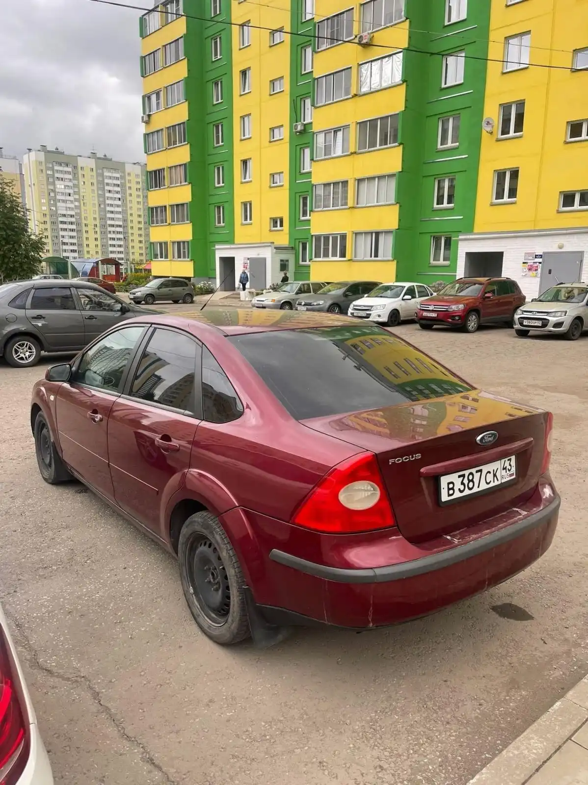 Фото автомобиля FORD FOCUS, 2006 — госномер В559ТВ43. Цвет: ВИШНЕВЫЙ
