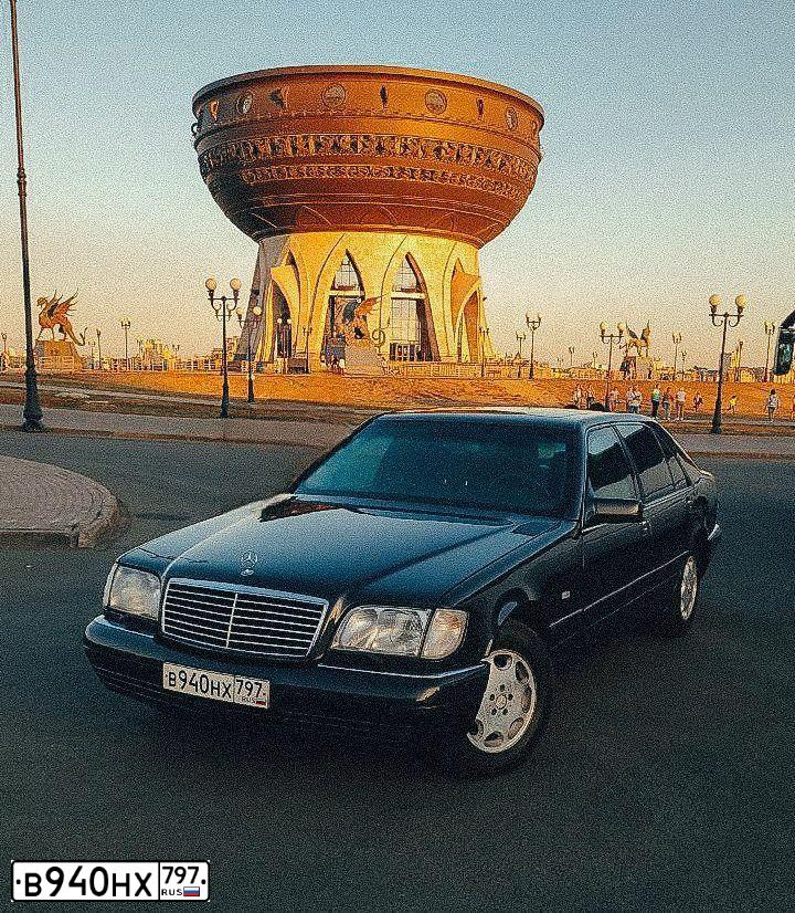 Фото автомобиля MERCEDES S-KLASSE, 1997 — госномер Р001ТА99. Цвет: ЧЕРНЫЙ