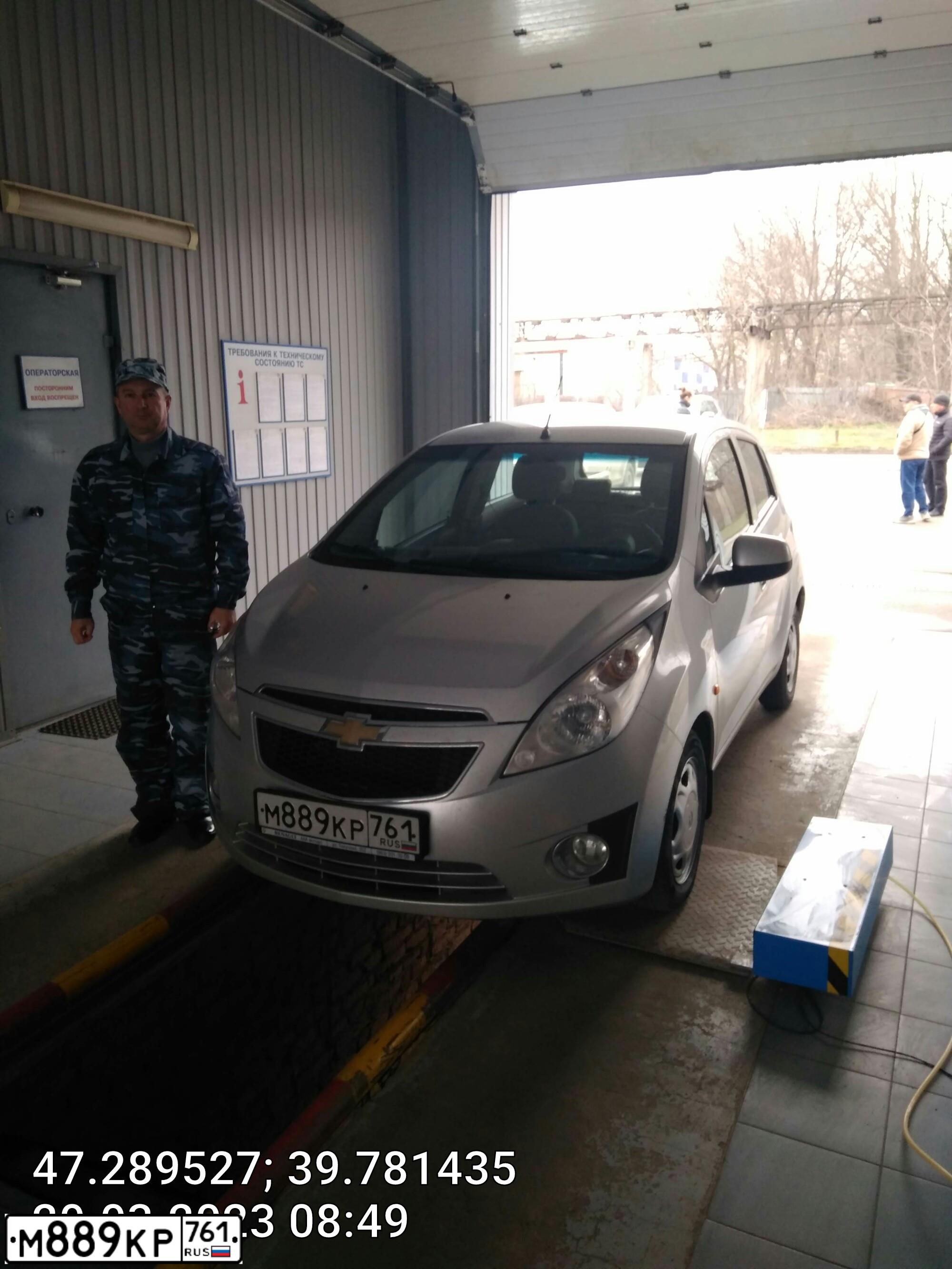 Фото автомобиля CHEVROLET SPARK, 2012 — госномер М889КР761. Цвет: Серебристый