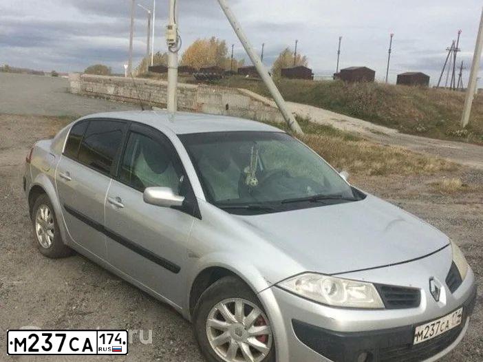 Фото автомобиля RENAULT MEGANE, 2006 — госномер М237СА174. Цвет: Светло-Серо-Голубой