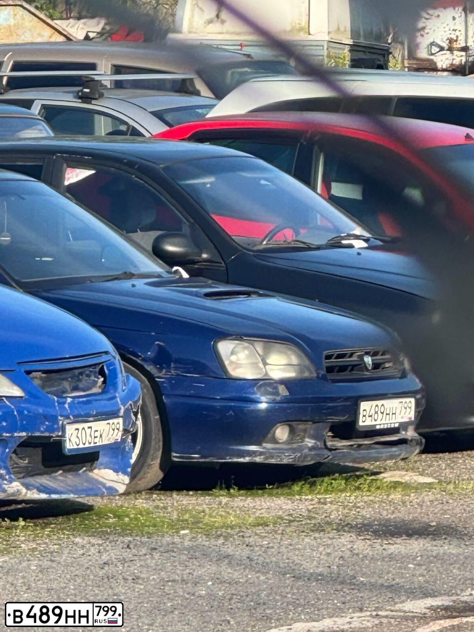 Фото автомобиля SUBARU LEGACY B4 SUBARU LEGACY B4, 2001 — госномер В489НН799. Цвет: Синий
