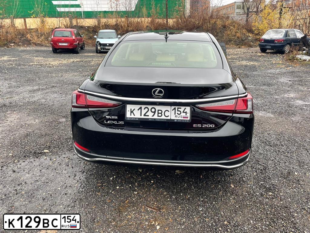 Фото автомобиля LEXUS ES, 2019 — госномер К129ВС154. Цвет: ЧЕРНЫЙ