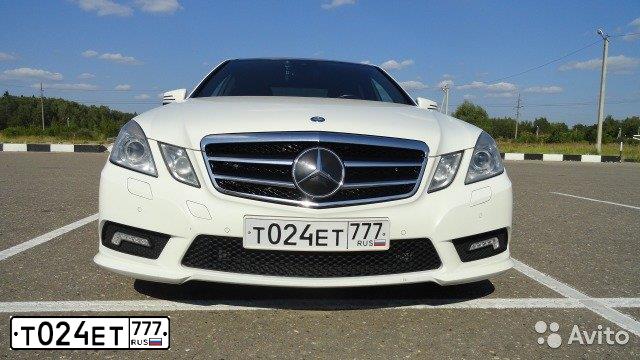 Фото автомобиля MERCEDES-BENZ E-CLASS, 2011 — госномер У757КК05. Цвет: Белый