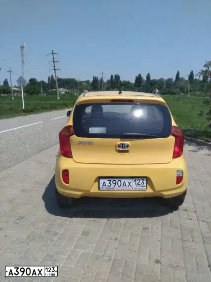Фото автомобиля KIA PICANTO  MORNING, 2011 — госномер А390АХ123. Цвет: МЕДОВЫЙ
