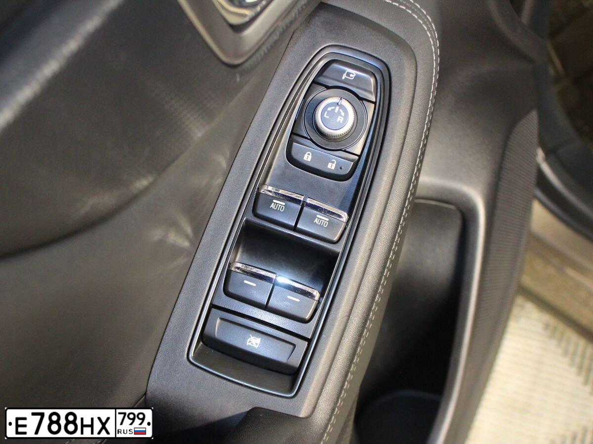 Фото автомобиля SUBARU FORESTER, 2019 — госномер Т200НА790. Цвет: СЕРО-БЕЖЕВЫЙ