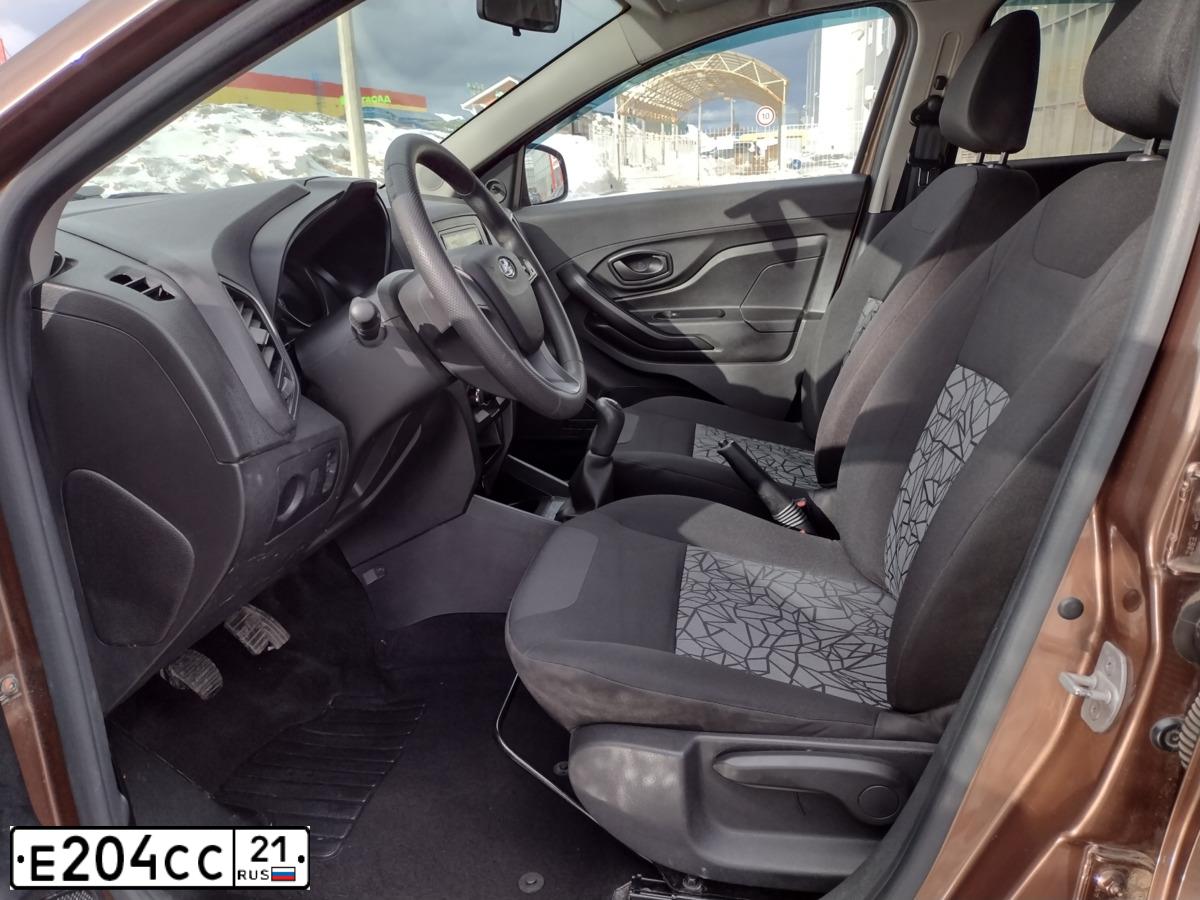 Фото автомобиля LADA LARGUS, 2014 — госномер Е804СС21. Цвет: ТЕМНО-КОРИЧНЕВЫЙ