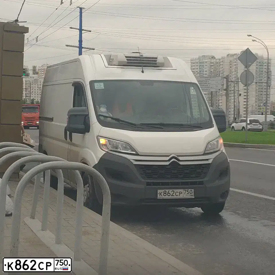 Фото автомобиля CITROEN JUMPER, 2018 — госномер К862СР750. Цвет: БЕЛЫЙ
