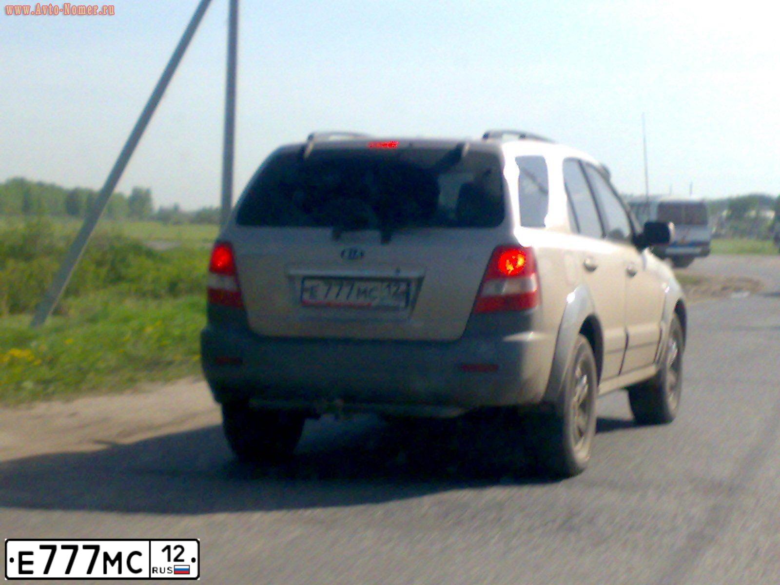 Фото автомобиля MAZDA CX-7, 2008 — госномер О888ОО12. Цвет: ЧЕРНЫЙ