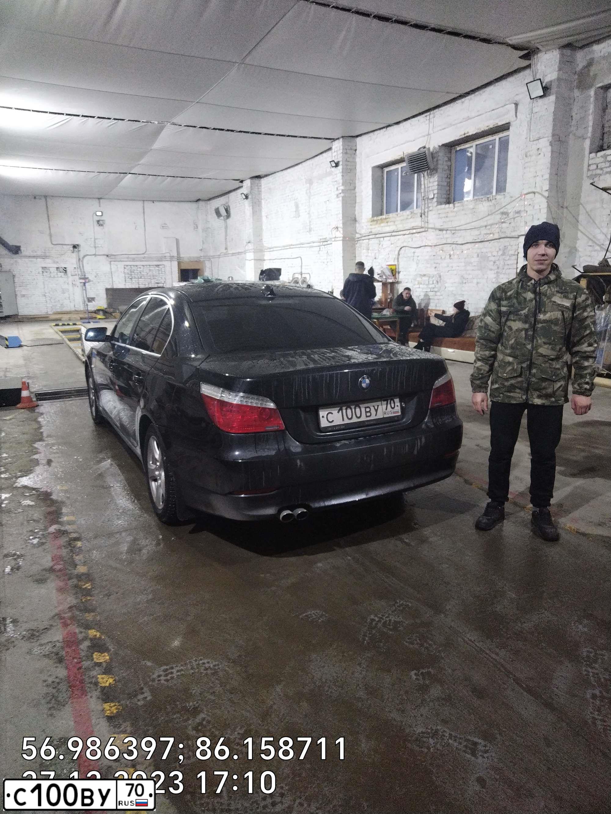 Фото автомобиля FORD FOCUS, 2012 — госномер С100ВУ70. Цвет: Серебристый