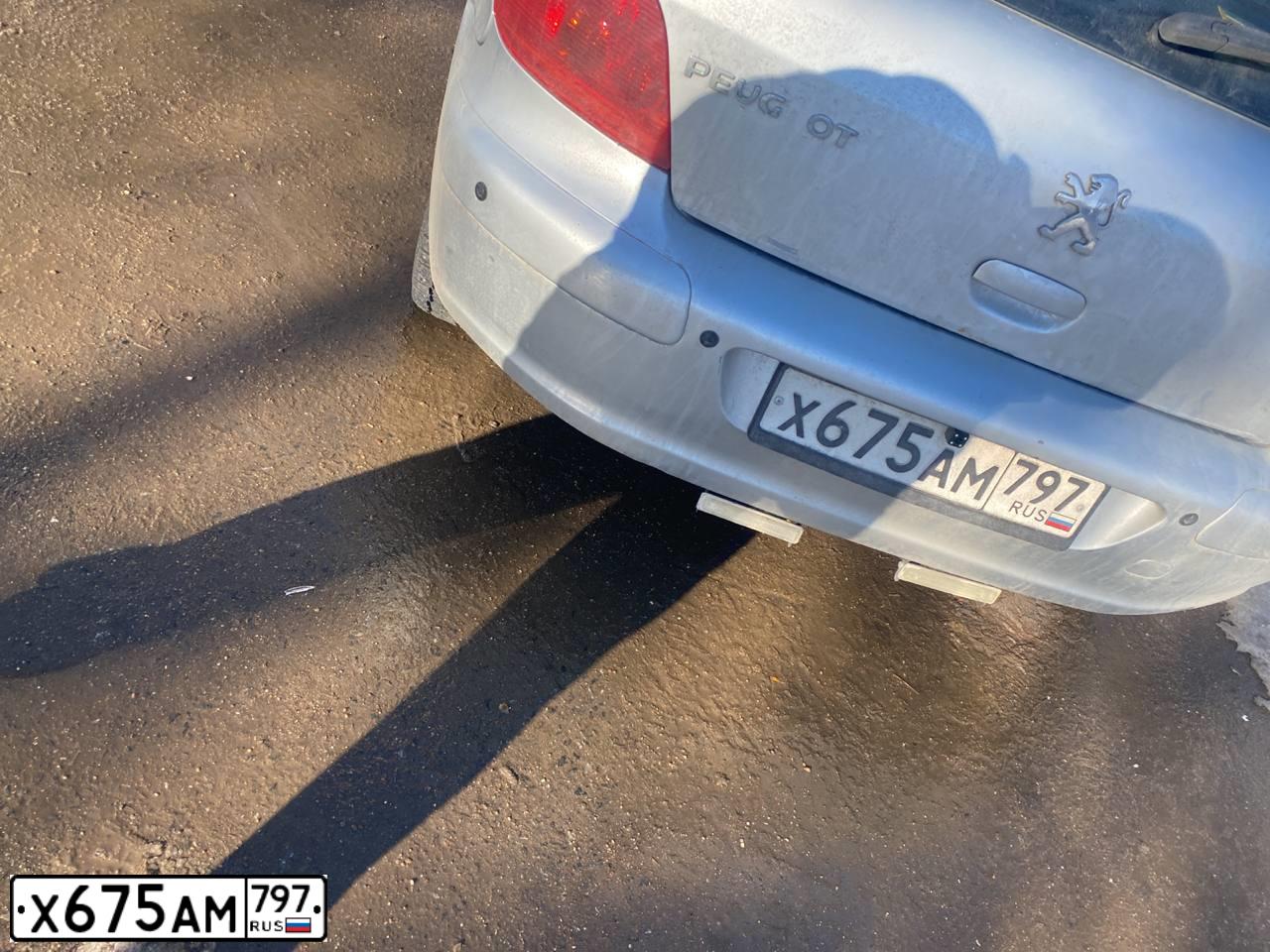 Фото автомобиля PEUGEOT 307, 2003 — госномер К384ХЕ190. Цвет: Серый