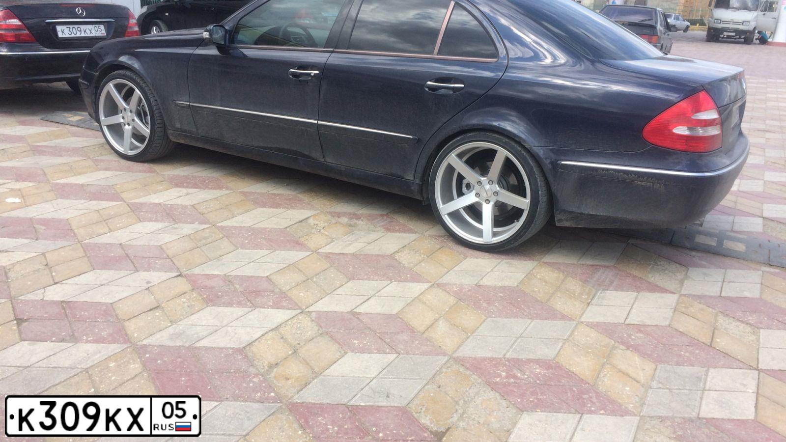 Фото автомобиля MERCEDES-BENZ E240, 2002 — госномер Х303ЕВ05