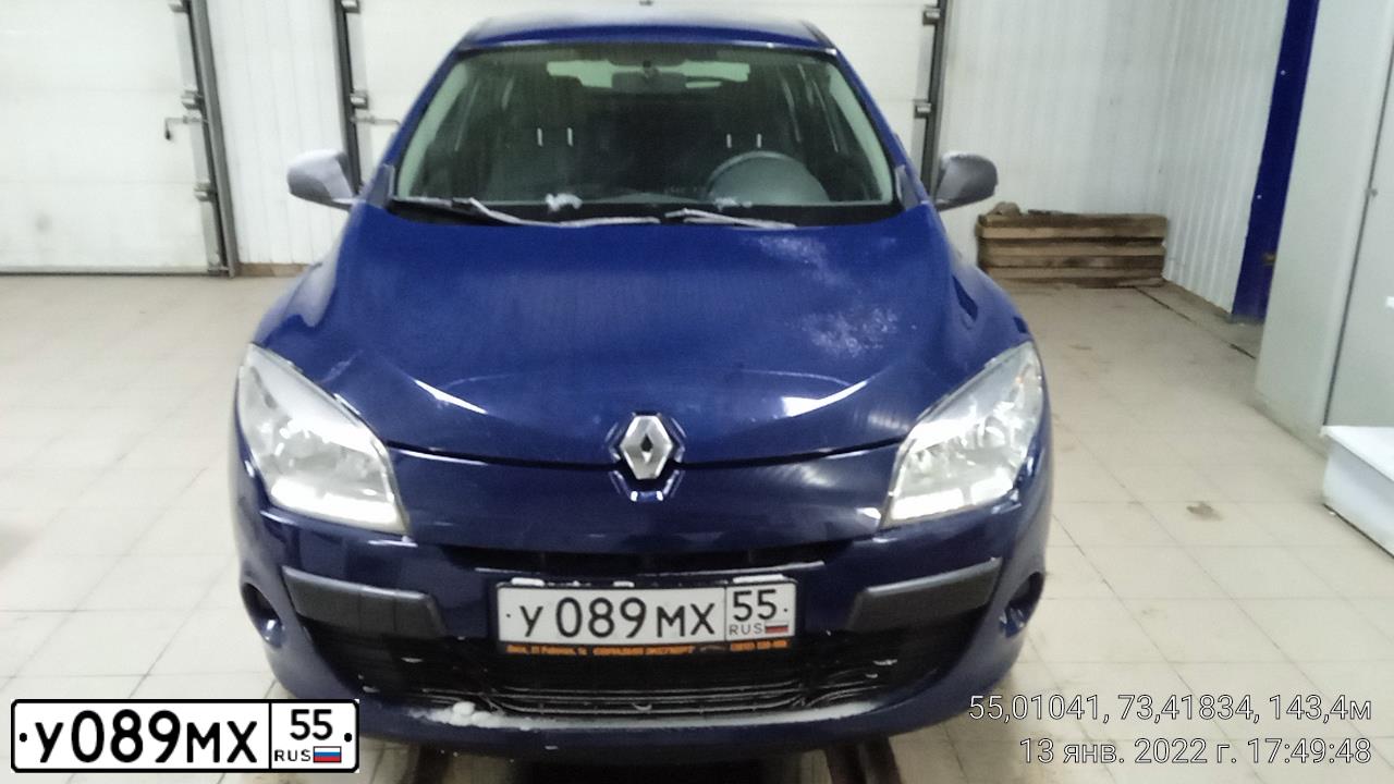 Фото автомобиля RENAULT MEGANE, 2011 — госномер У089МХ55. Цвет: ТЕМНО-СИНИЙ