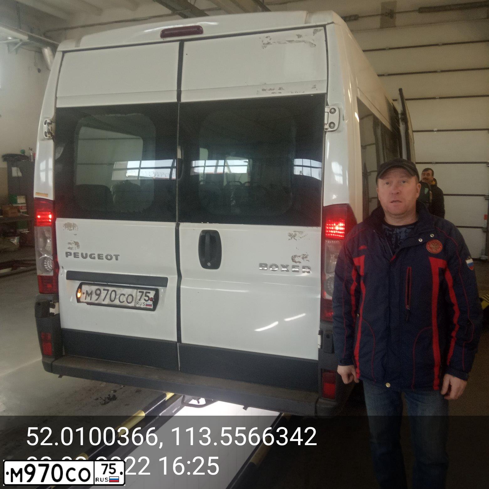 Фото автомобиля PEUGEOT BOXER, 2012 — госномер М970СО75. Цвет: Белый
