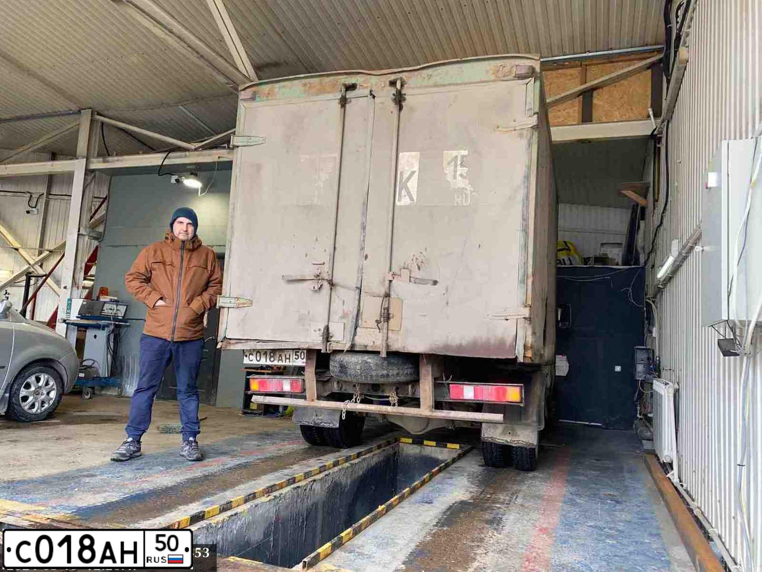 Фото автомобиля AZLK MOSKWITSCH 2141, 1994 — госномер С018АН50. Цвет: БЕЛЫЙ
