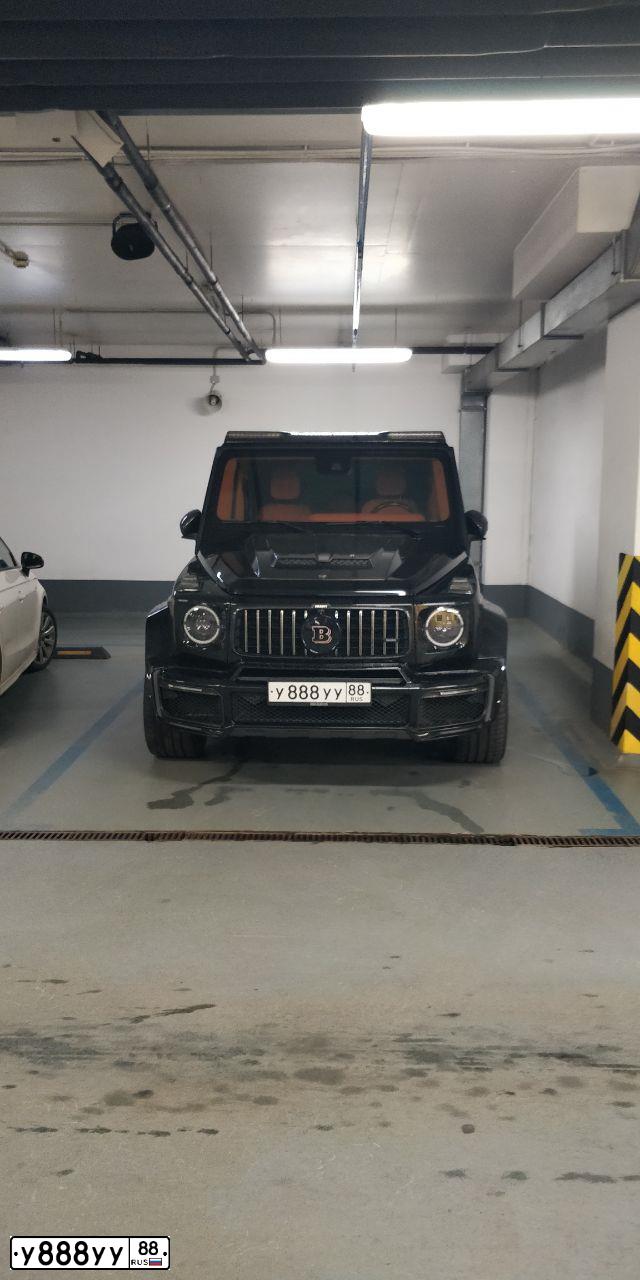 Фото автомобиля MERCEDES G-KLASSE, 2018 — госномер У888УУ88. Цвет: ЧЕРНЫЙ