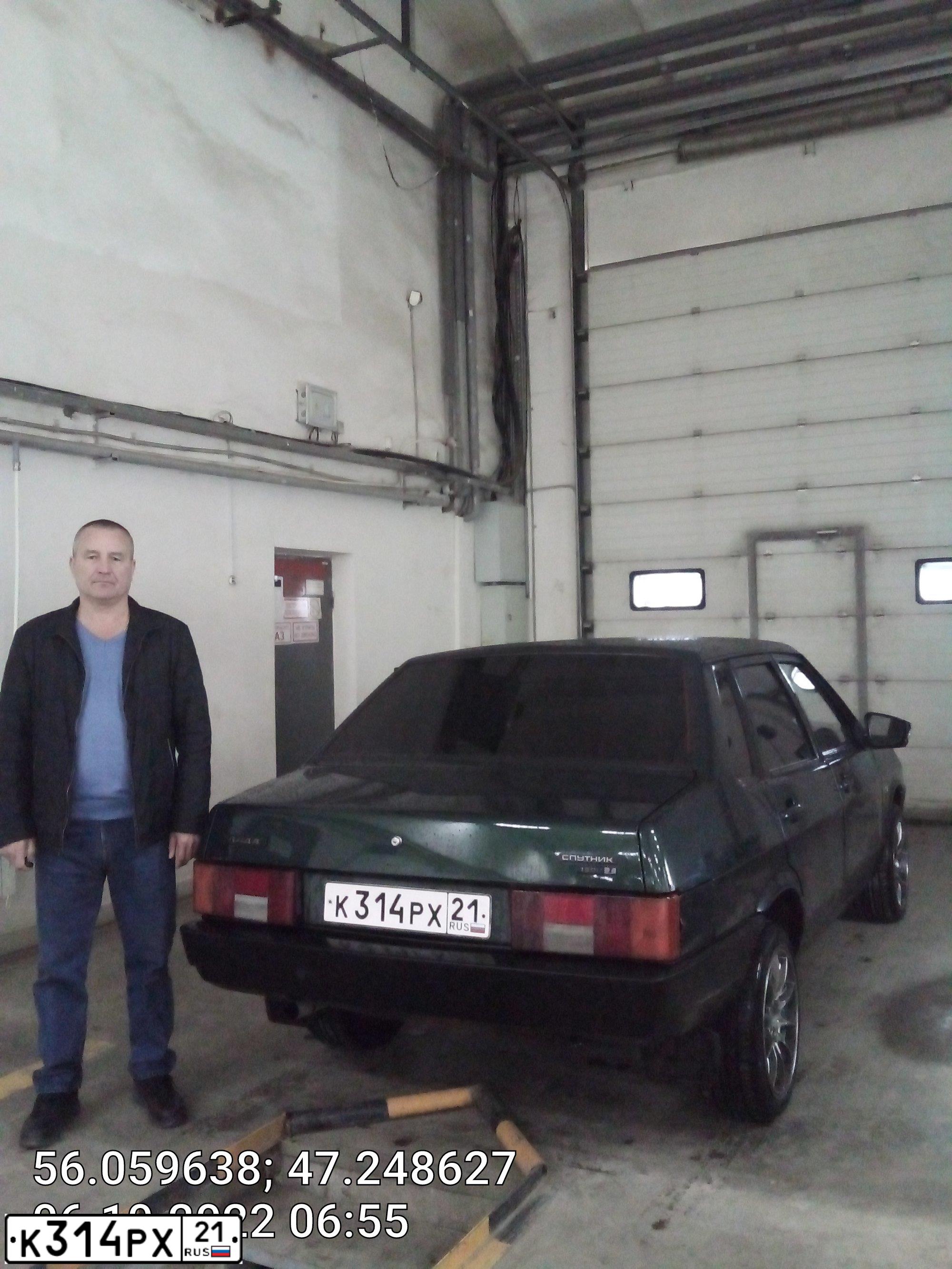 Фото автомобиля LADA 2109 SAMARA, 2002 — госномер О211ХВ16. Цвет: Темно-зеленый