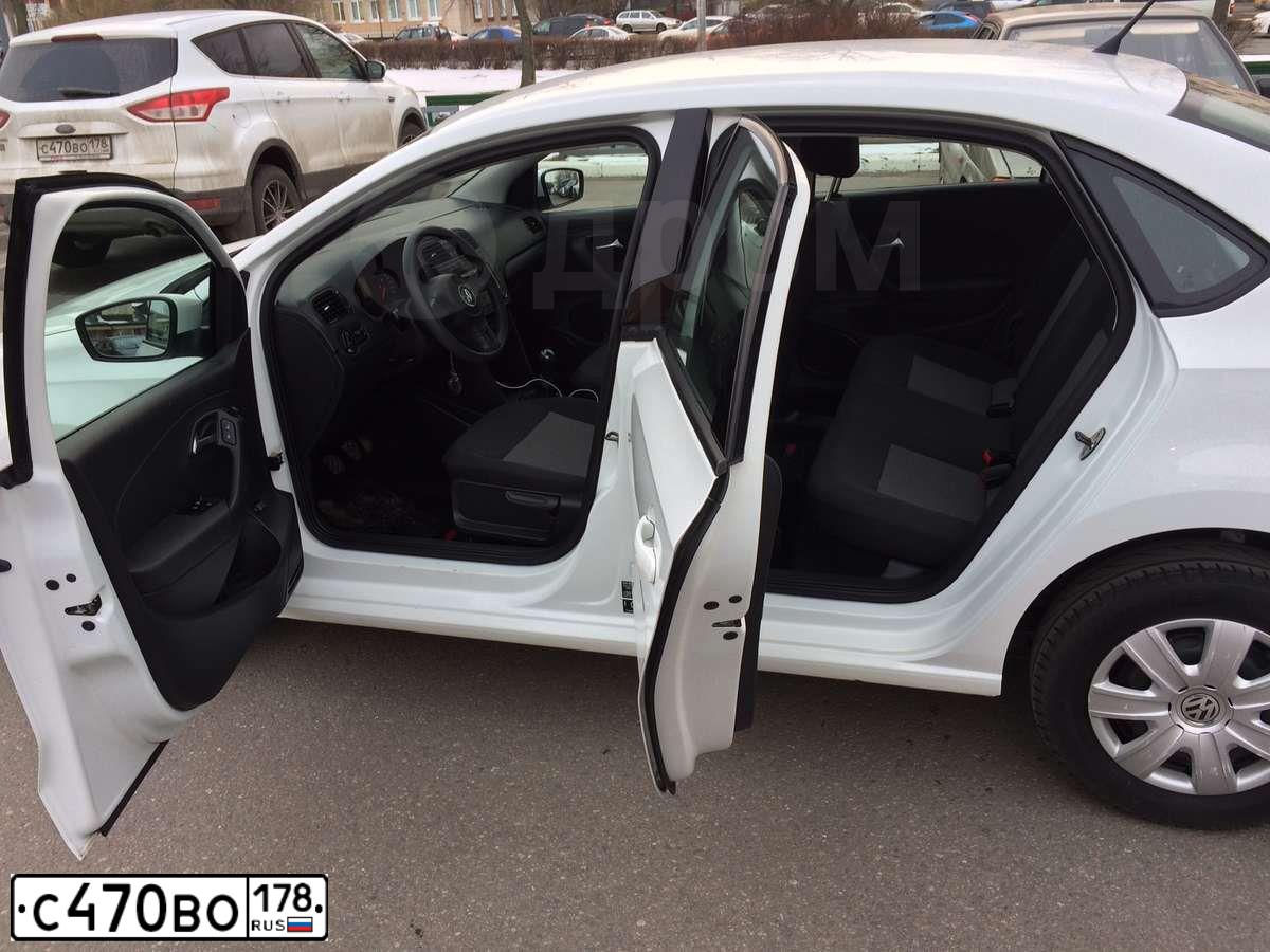 Фото автомобиля FORD KUGA, 2014 — госномер С470ВО178. Цвет: БЕЛЫЙ