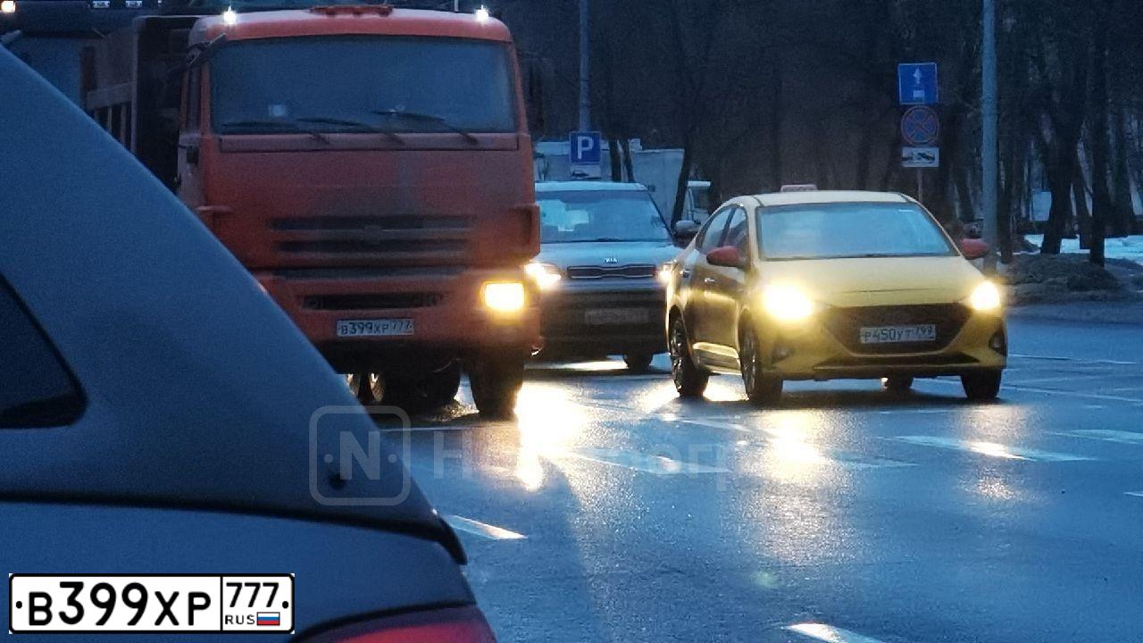 Фото автомобиля KAMAZ 65115 /6X4/, 2017 — госномер А246РР252. Цвет: Оранжевый RAL 2009